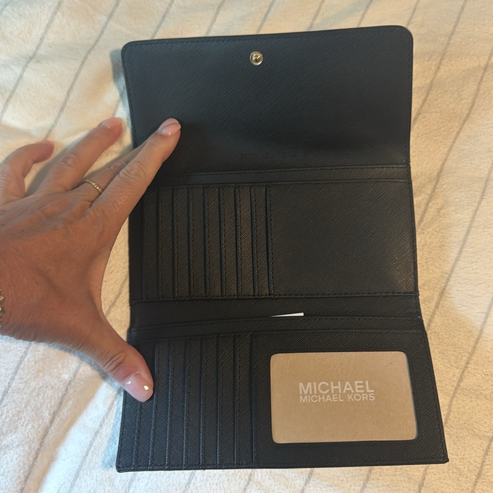 Michael Kors Wallet black NWT - Picture 2 of 6